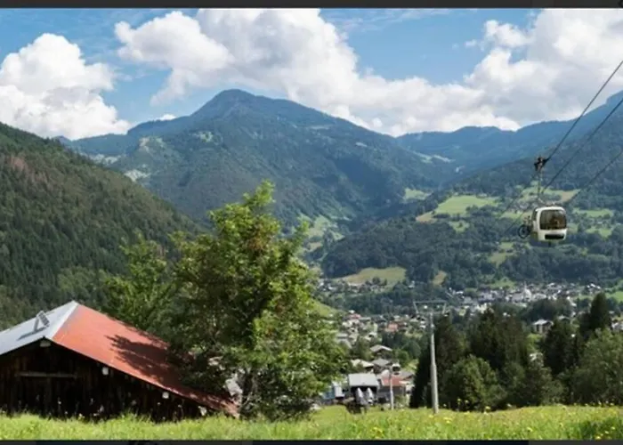 Le Pied des Pistes A13, Joli Studio tout confort 4 pers, vue vallée imprenable, DRAPS NON COMPRIS