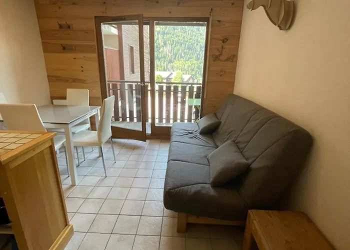 Le Pied des Pistes A13, Joli Studio tout confort 4 pers, vue vallée imprenable, DRAPS NON COMPRIS